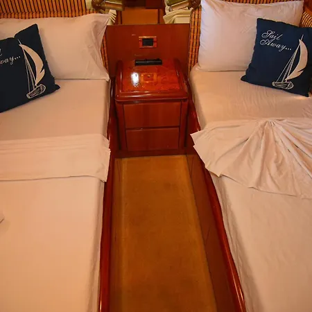 Goekce1yacht Bådhotel